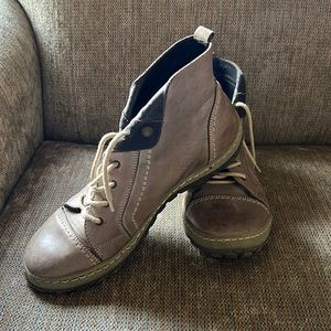 V Italia Brown Kiki Ankle Boot sz41